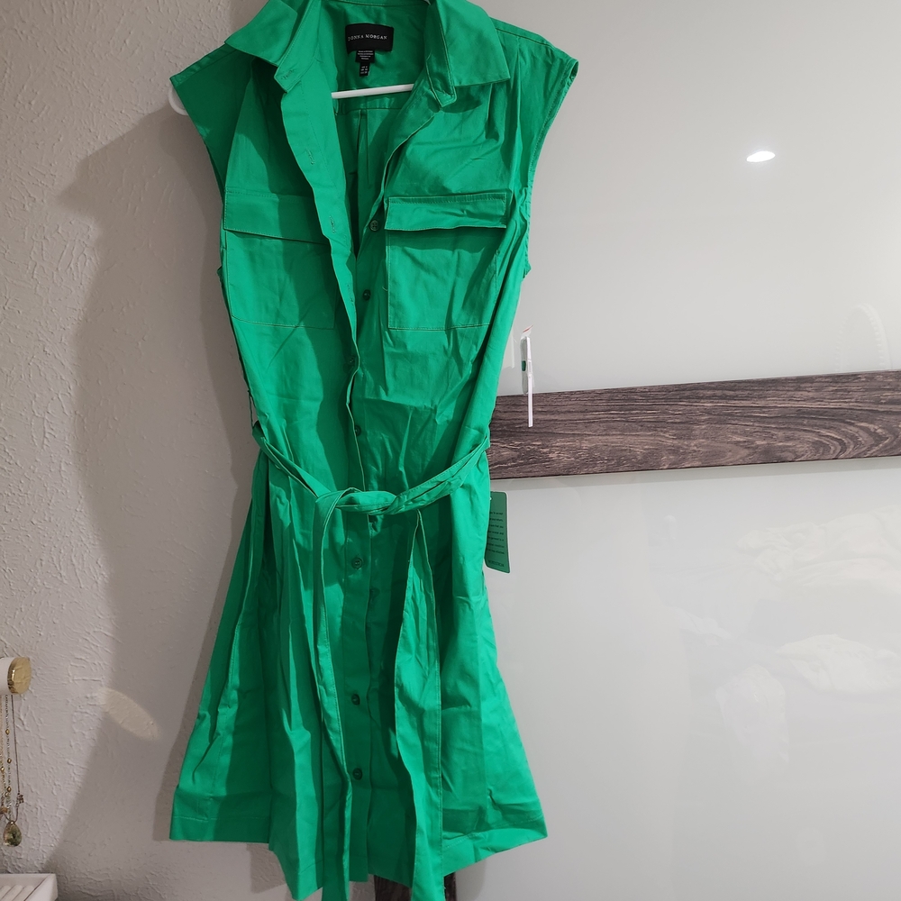 3/$15 Donna Morgan Vibrant Green Mini Dress